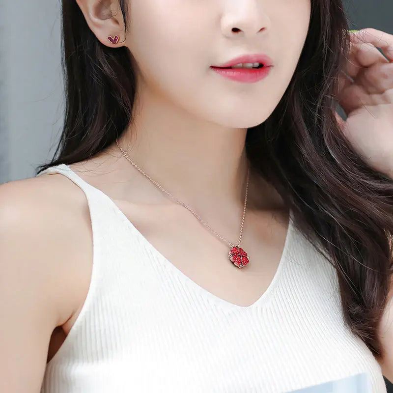 Foldable Magnetic Button Four Heart Leaf Clover Necklace nowadaysfashion