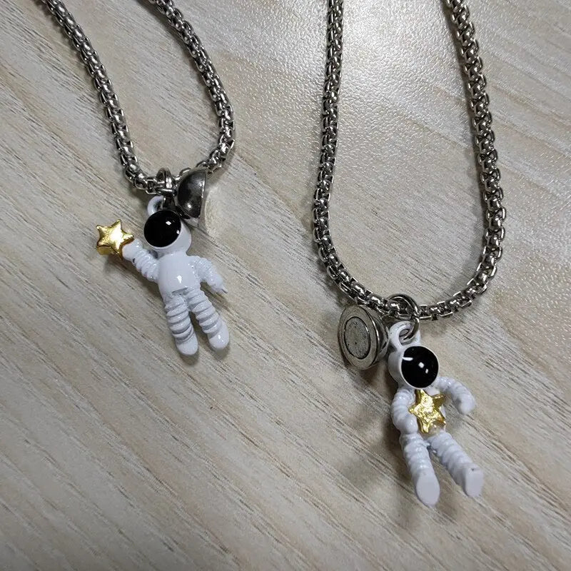 2Pcs Magnetic Couple Necklace Astronaut Pendant Heart Star Choker Valentine's Day Gift - Blade & Thread