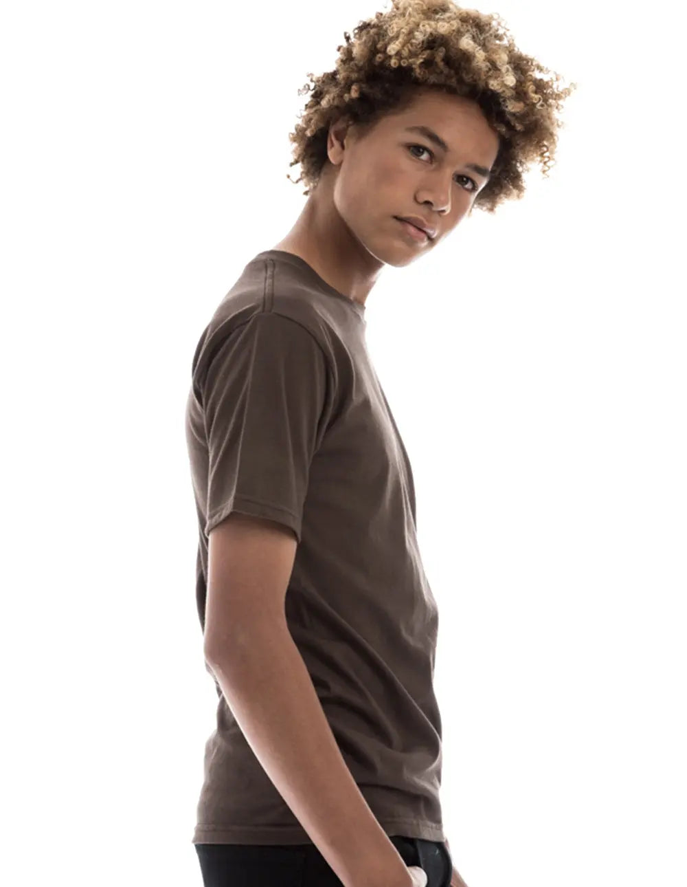 Men's chocolate brown crew neck T-shirt by SpectraUSA, made from classic ring-spun cotton for comfort and durability.