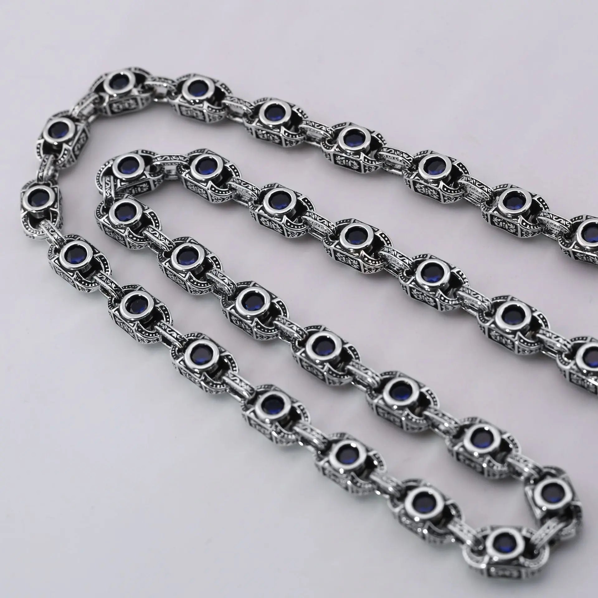 Aragogaceous pattern sapphire necklace for couples nowadaysfashion