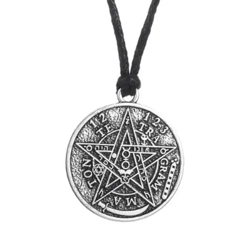 compass necklace nowadaysfashion