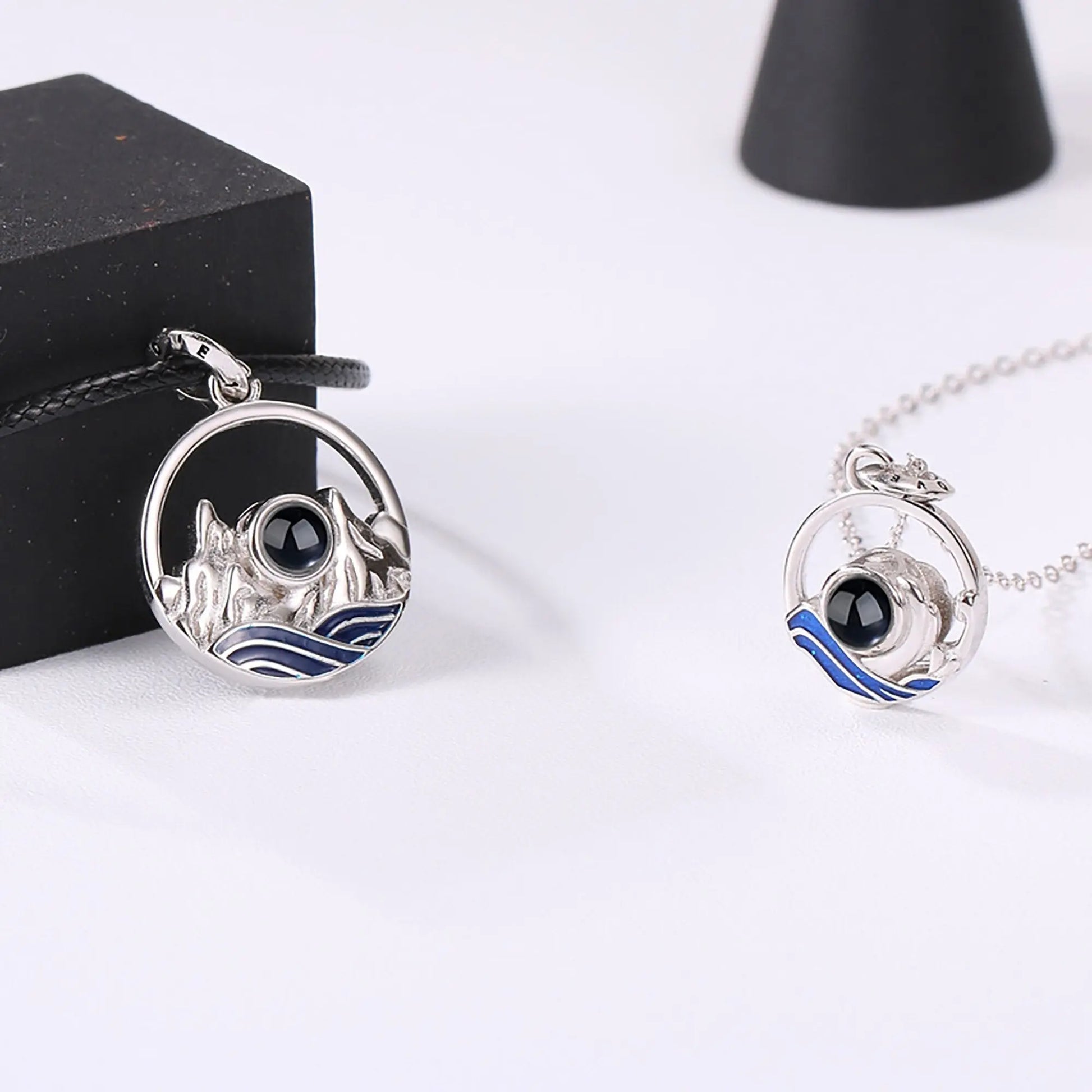 Couples who can customize photos Projection Necklace Pendant Jewelry For Lover Girlfriend - Blade & Thread