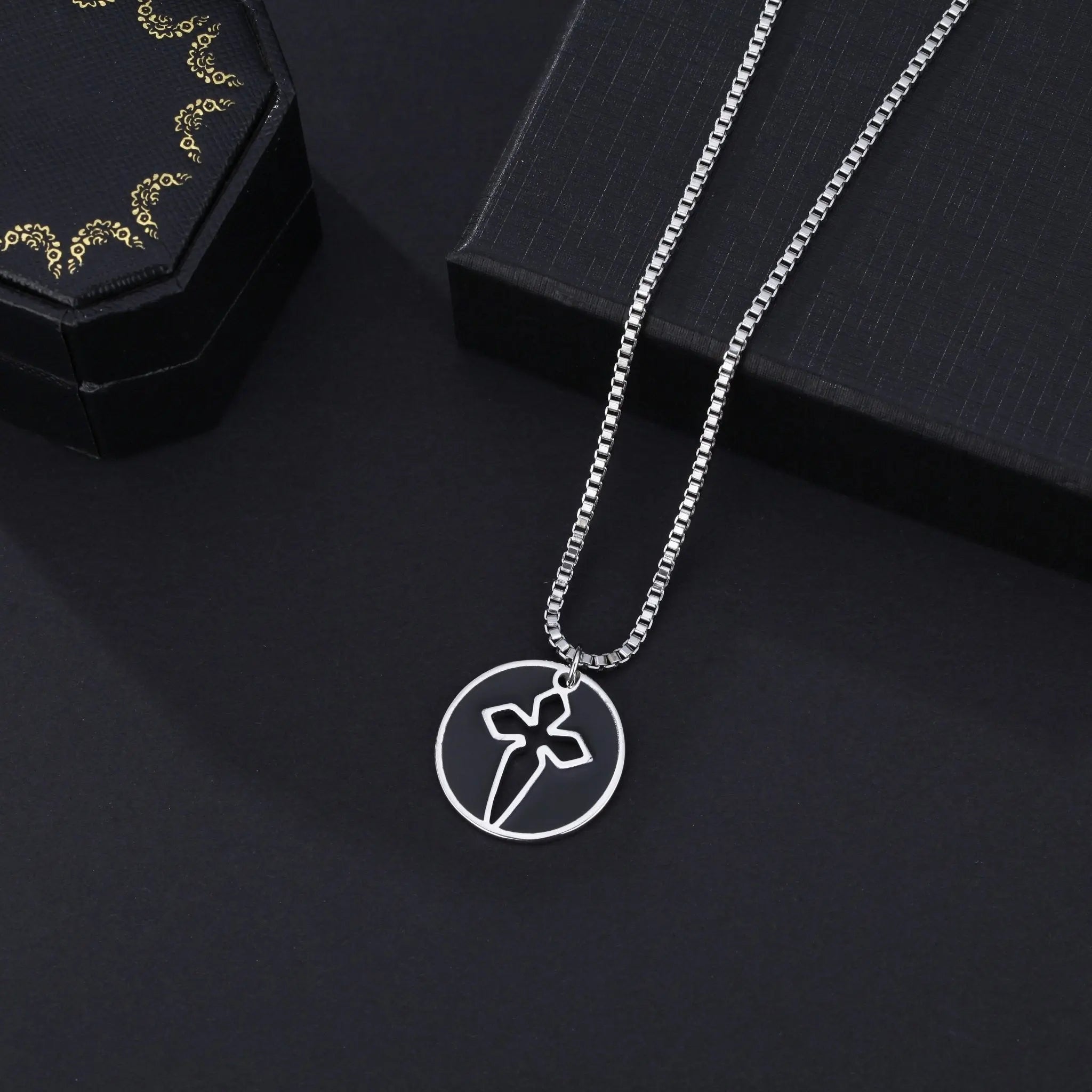 Couples who can customize photosProjection Necklace Pendant Jewelry nowadaysfashion