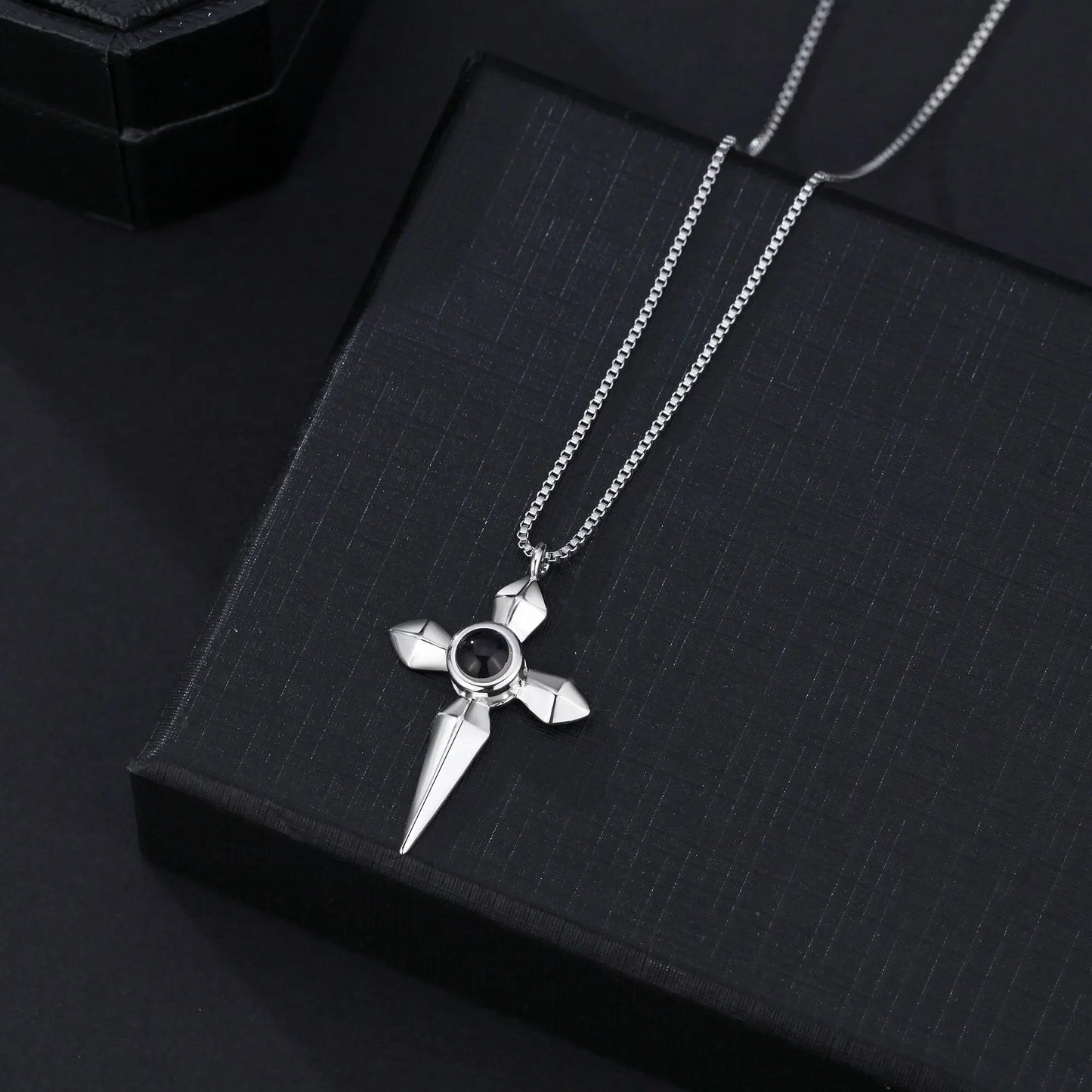 Couples who can customize photosProjection Necklace Pendant Jewelry - Blade & Thread