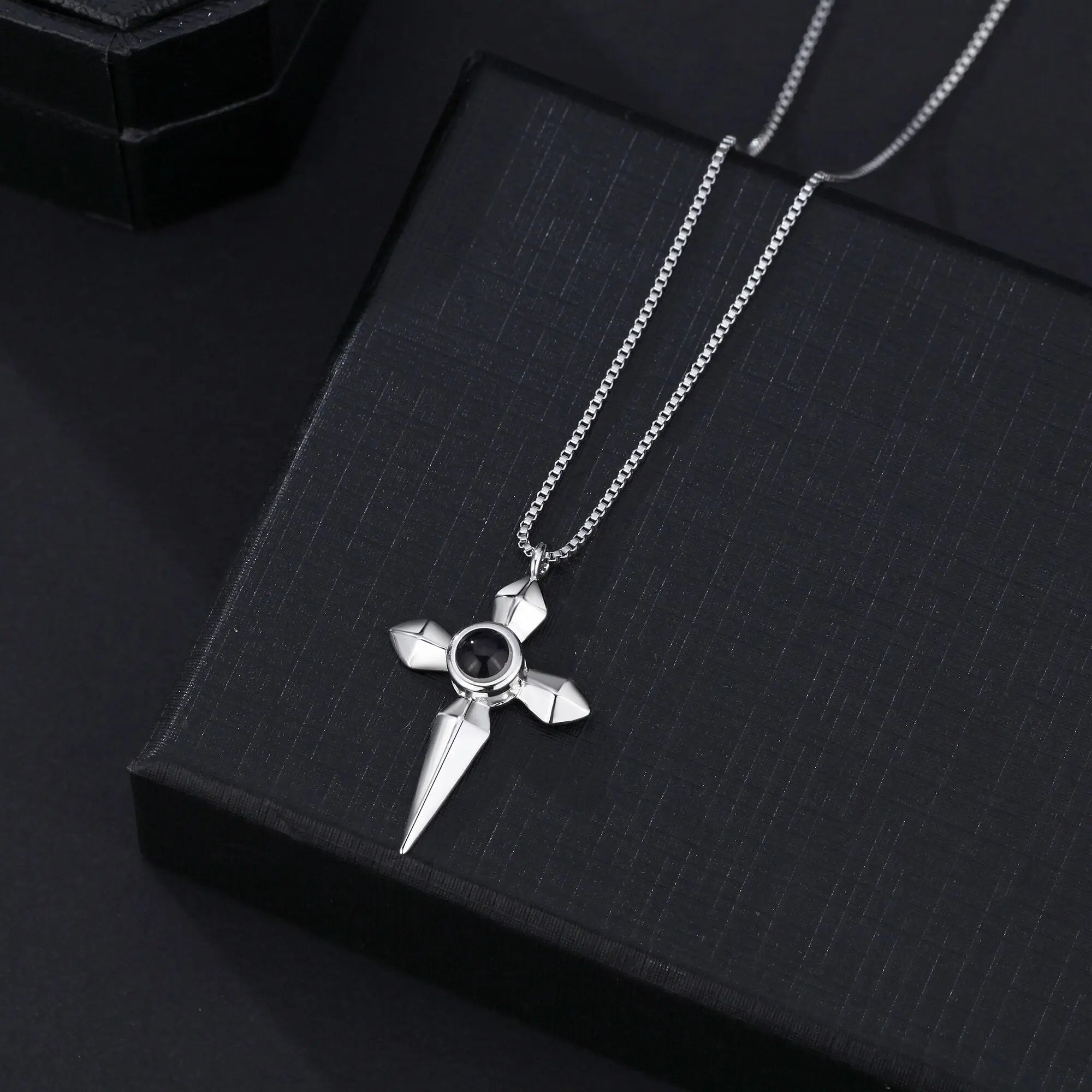 Couples who can customize photosProjection Necklace Pendant Jewelry nowadaysfashion