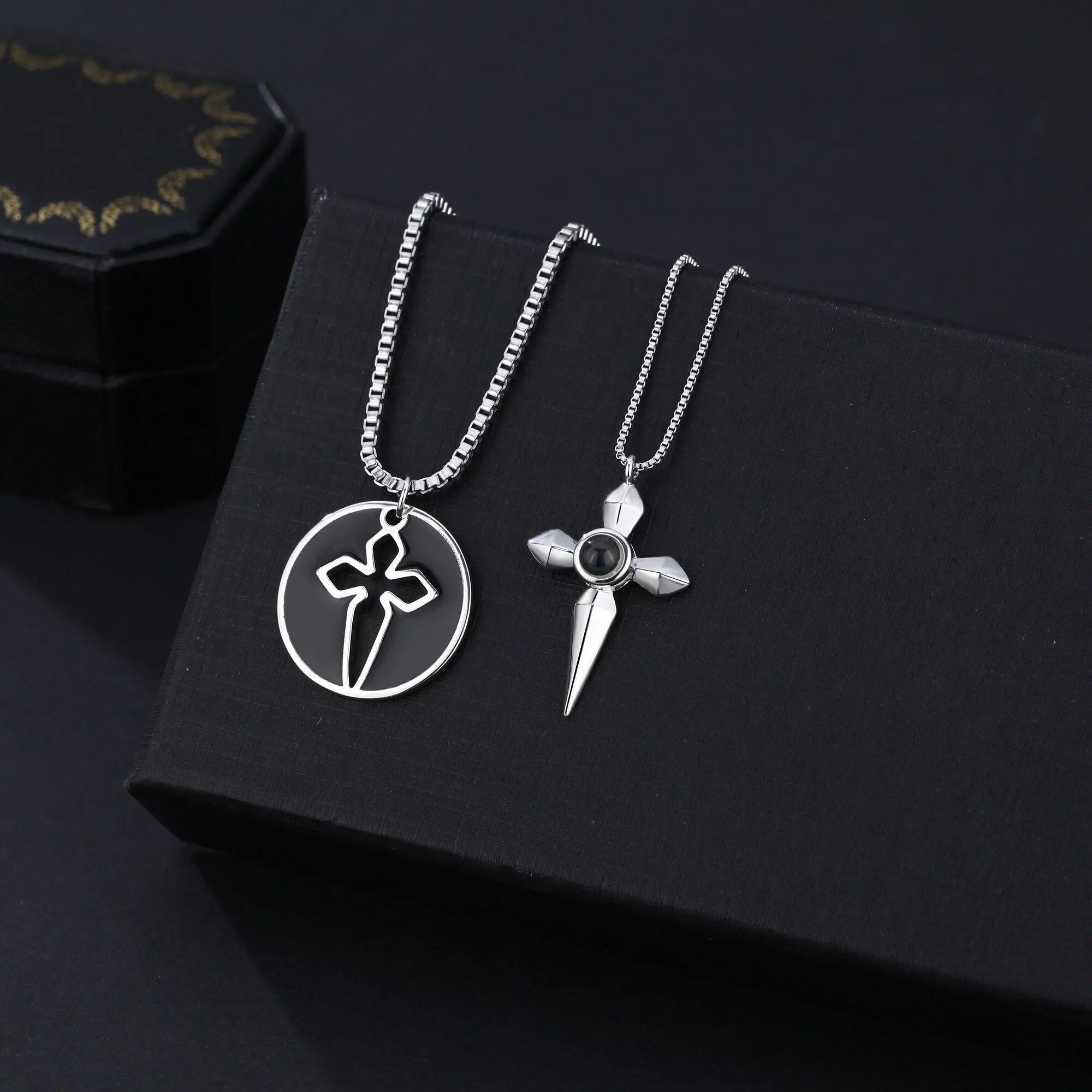 Couples who can customize photosProjection Necklace Pendant Jewelry nowadaysfashion