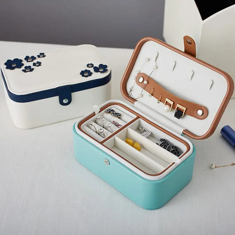 Creative multi-layer portable jewellery stackers - Blade & Thread