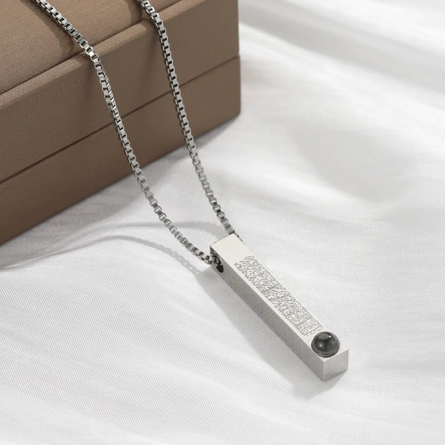 Custom Projection Photo Necklace For Women Fashion 3D Bar Necklaces Arabic Quran Amulet - Blade & Thread