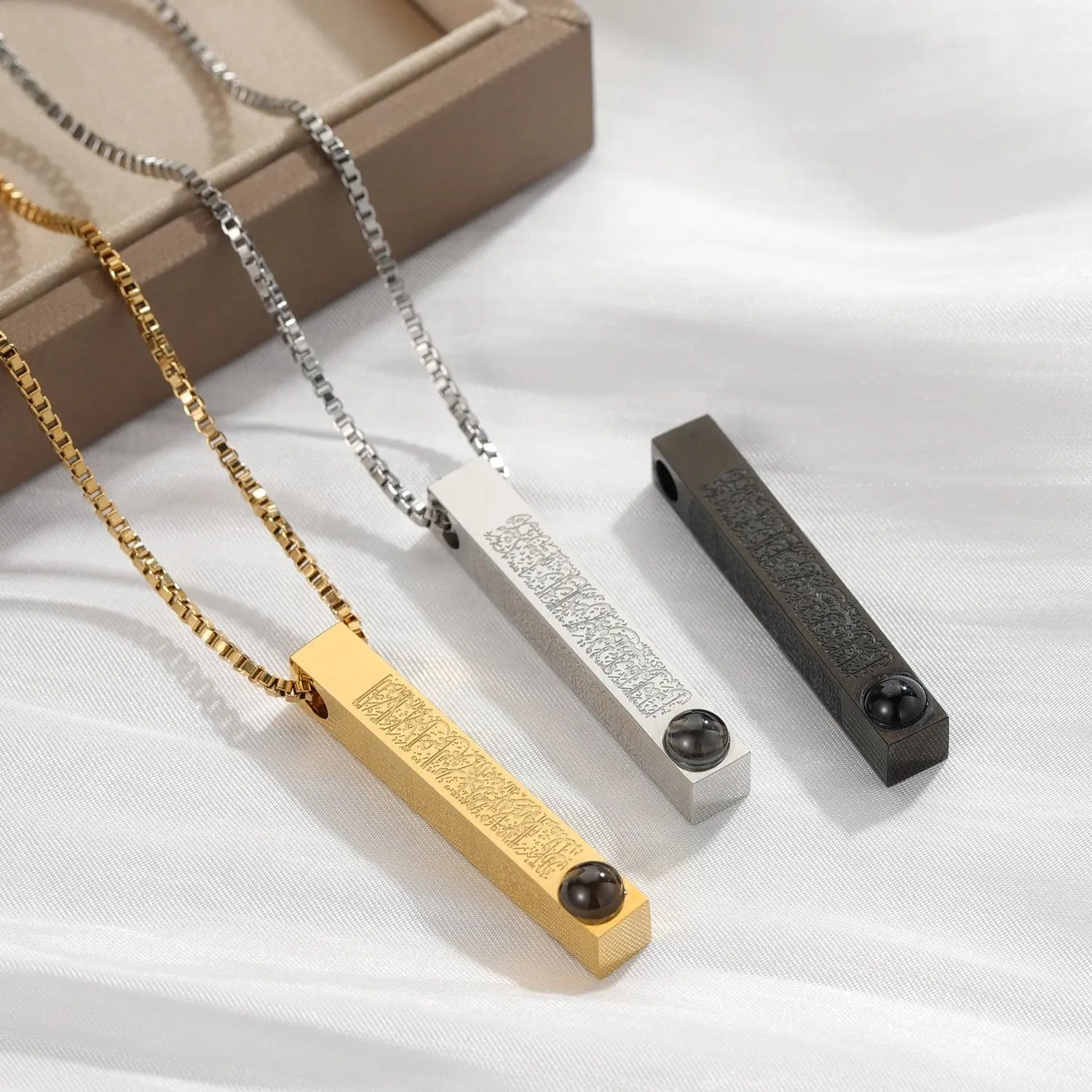 Custom Projection Photo Necklace For Women Fashion 3D Bar Necklaces Arabic Quran Amulet - Blade & Thread