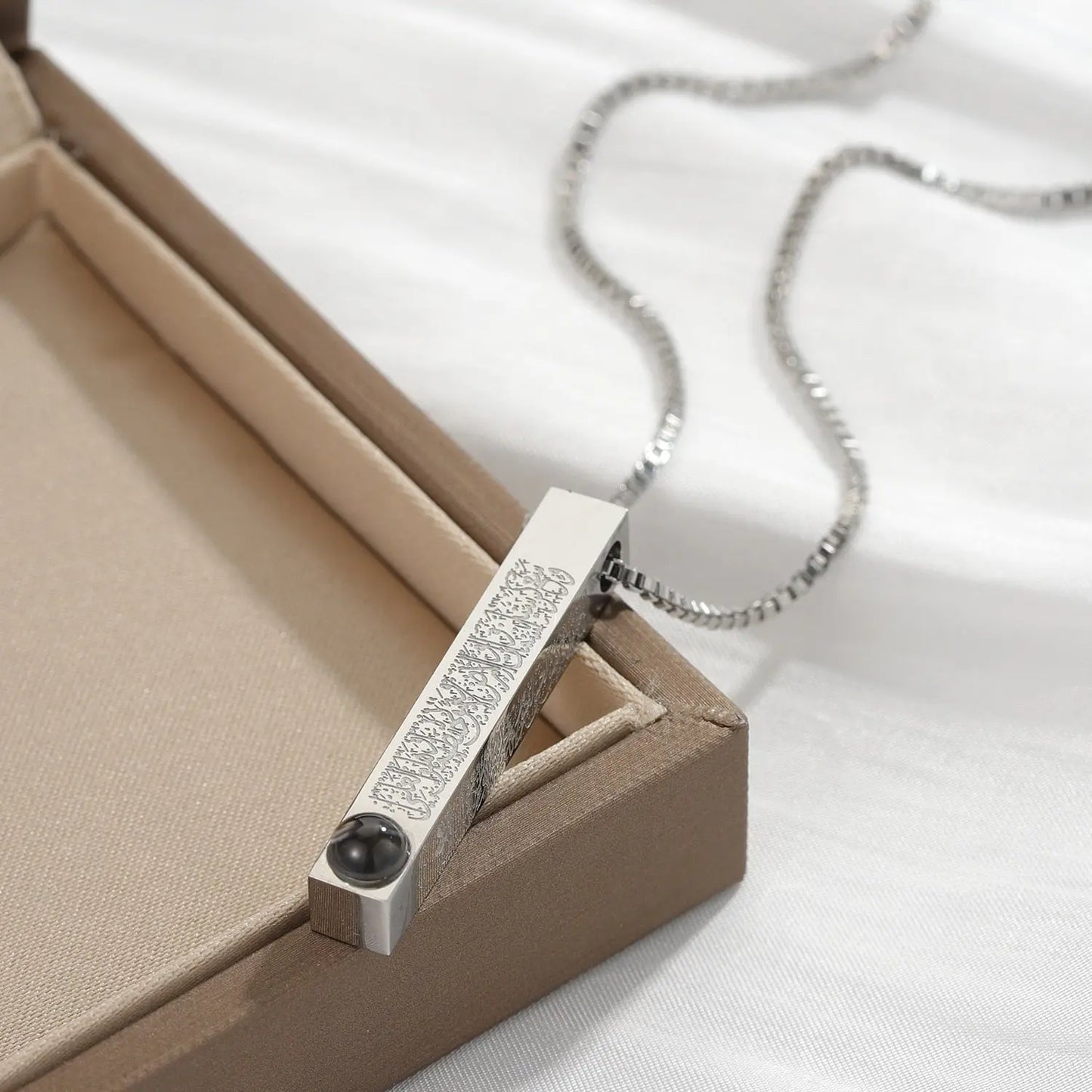 Custom Projection Photo Necklace For Women Fashion 3D Bar Necklaces Arabic Quran Amulet - Blade & Thread