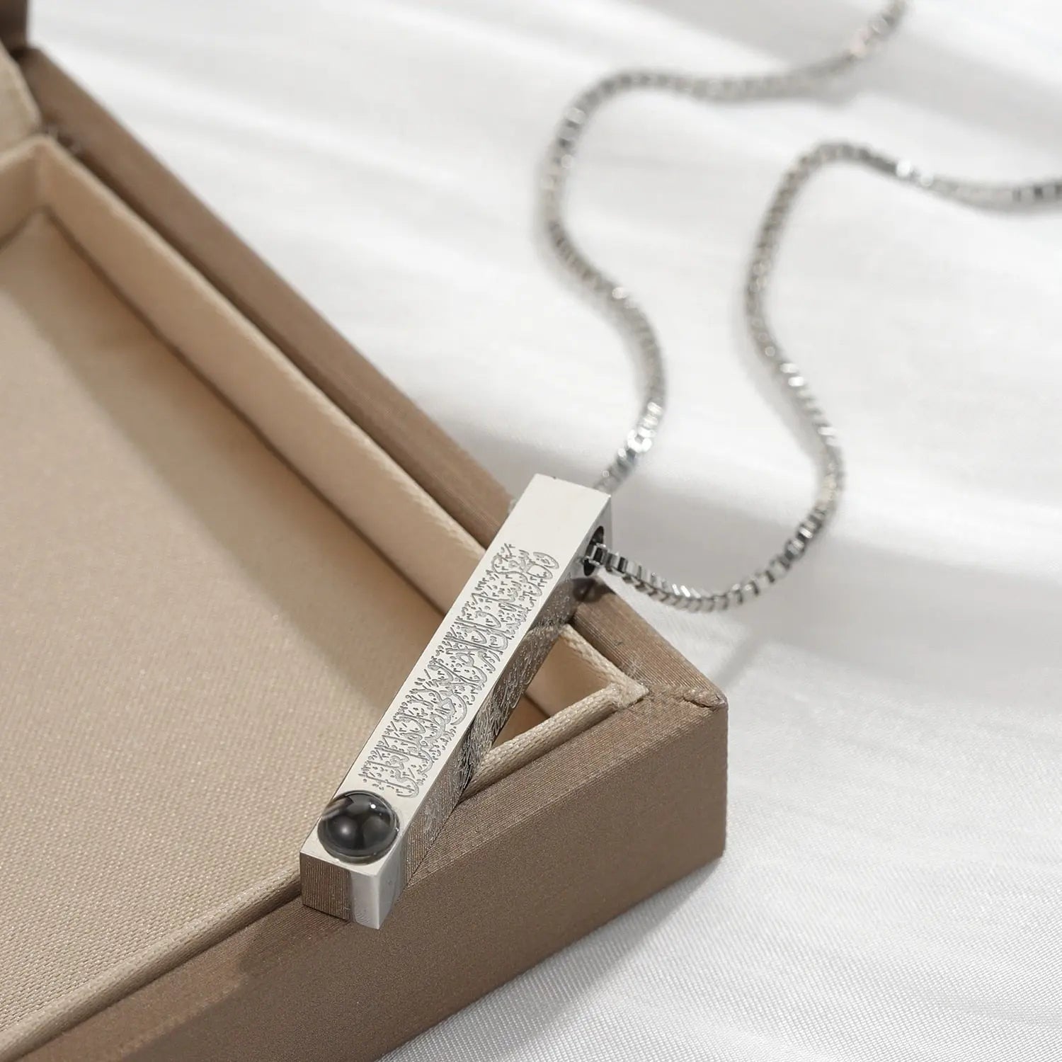 Custom Projection Photo Necklace For Women Fashion 3D Bar Necklaces Arabic Quran Amulet - Blade & Thread