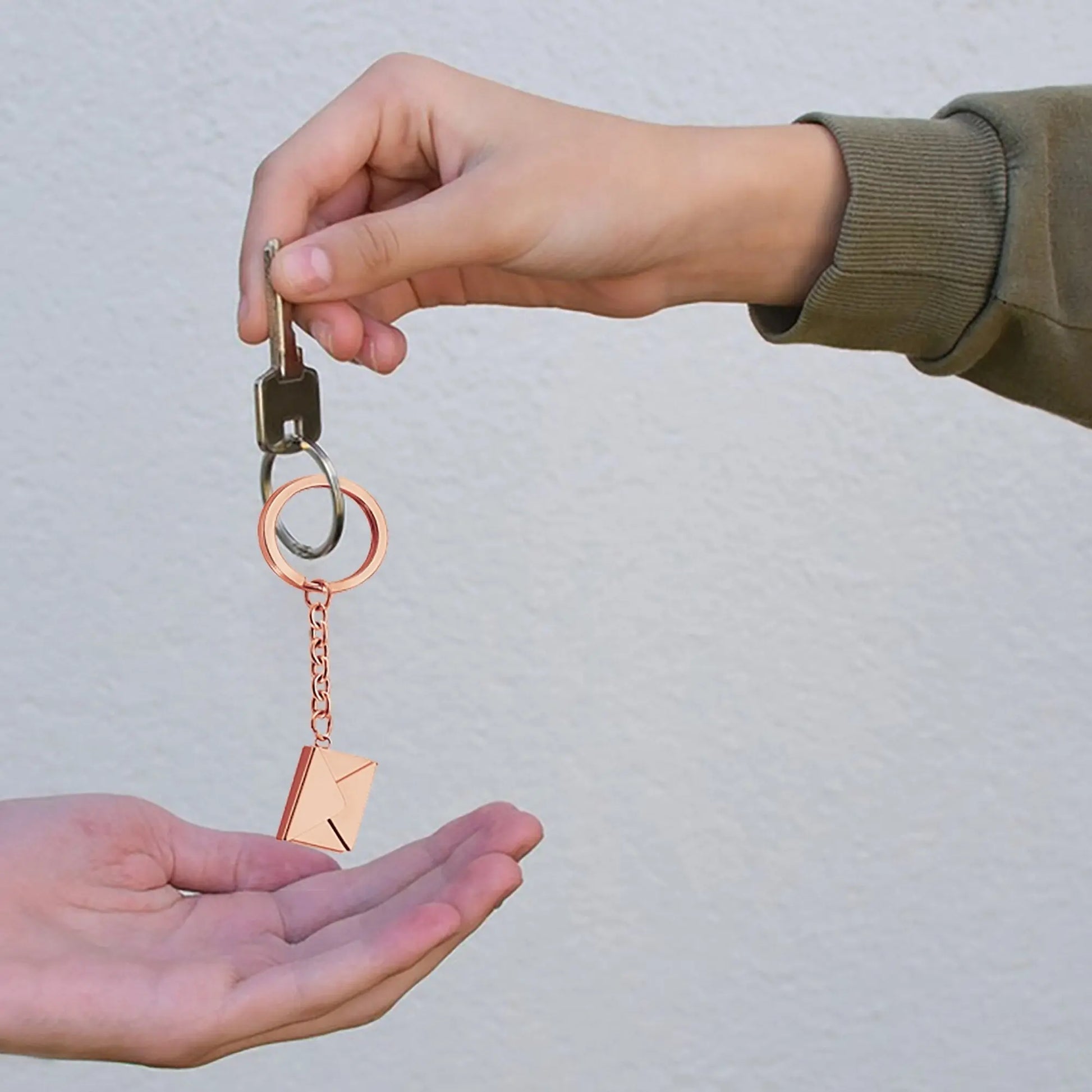 Customizable name envelope keychain For Men Women Car Key Holder - Blade & Thread
