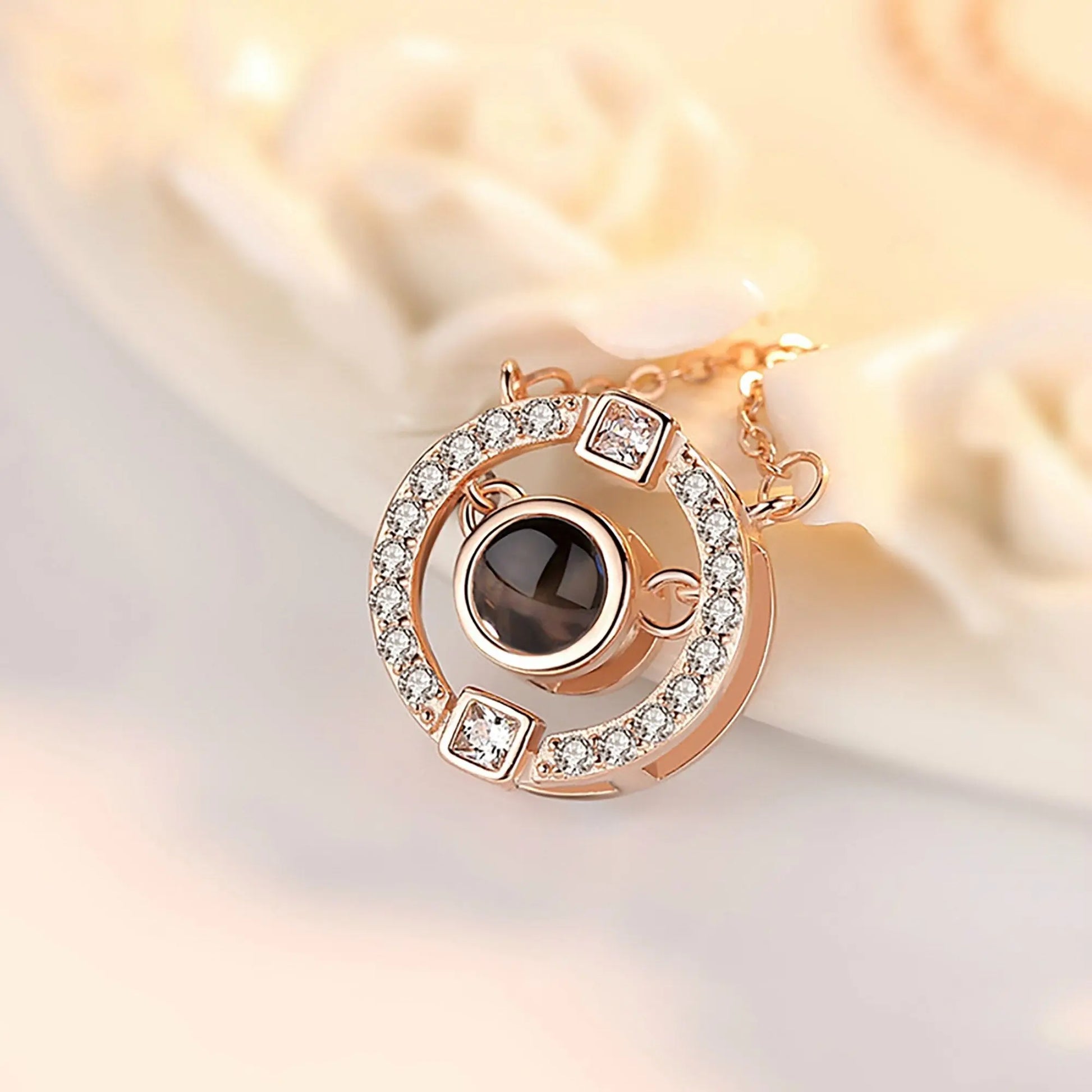 Customizable photo circle Projection Necklace Creative Pendant is a Commemorative Gift - Blade & Thread