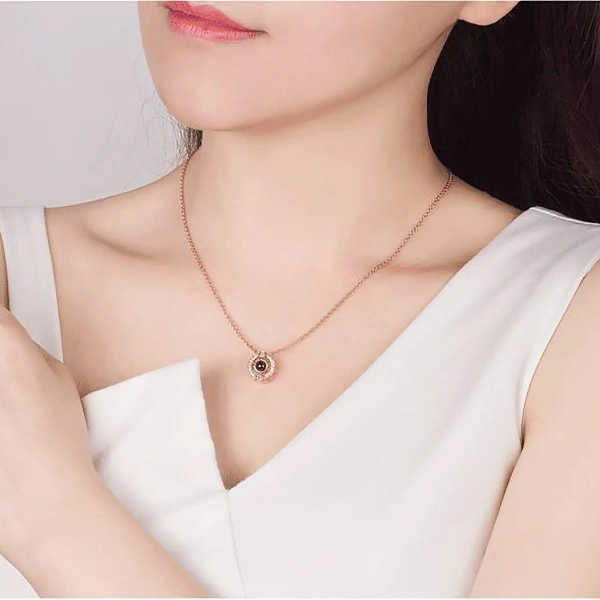 Customizable photo circle Projection Necklace  Creative Pendant is a Commemorative Gift nowadaysfashion
