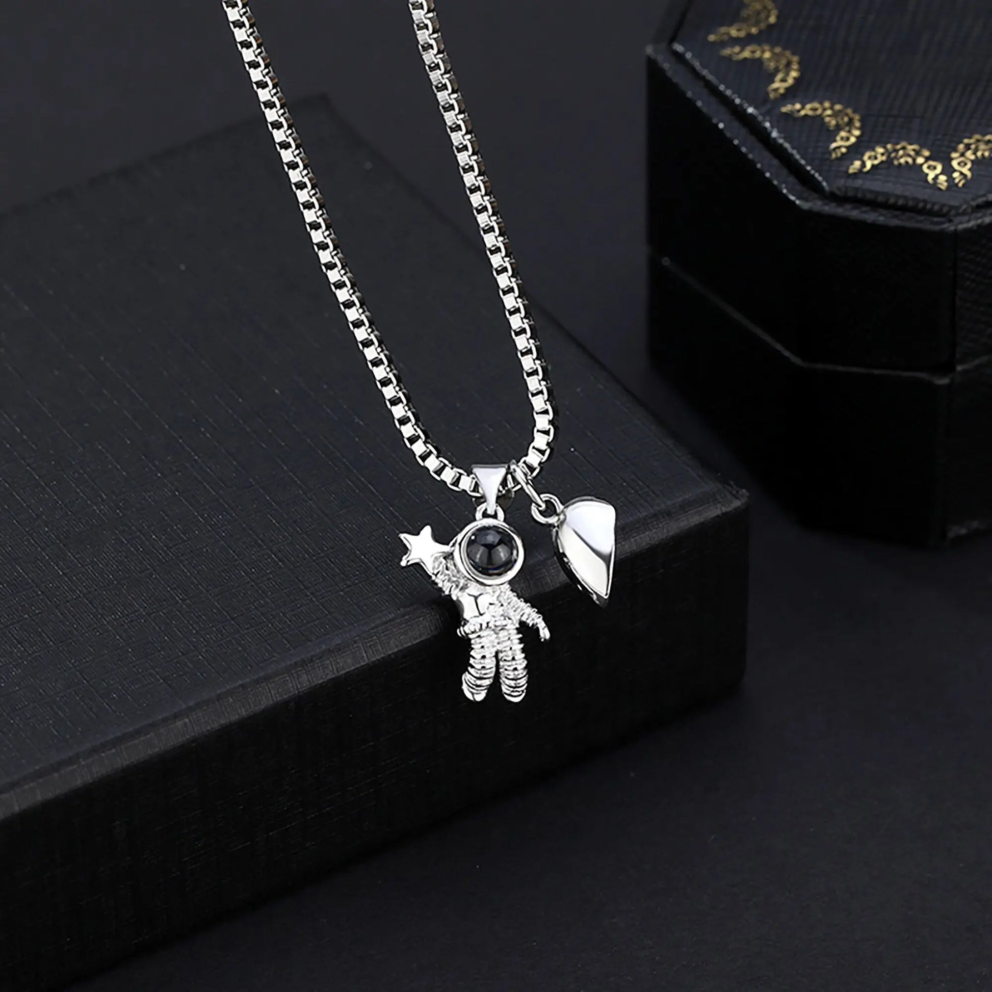 Customizable photo Creative Astronaut Pendant Couple Projection Necklace - Blade & Thread