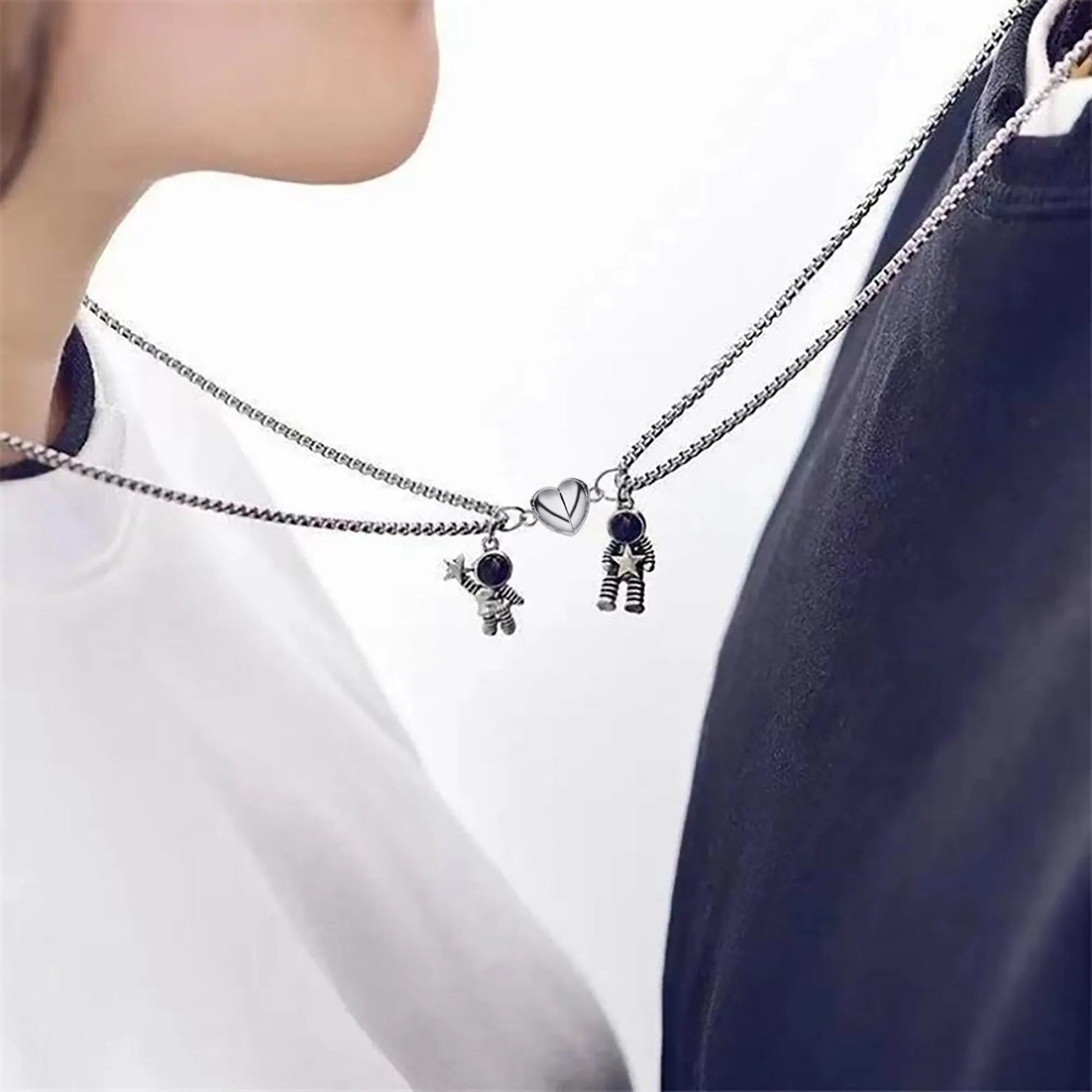 Customizable photo Creative Astronaut Pendant Couple Projection Necklace - Blade & Thread