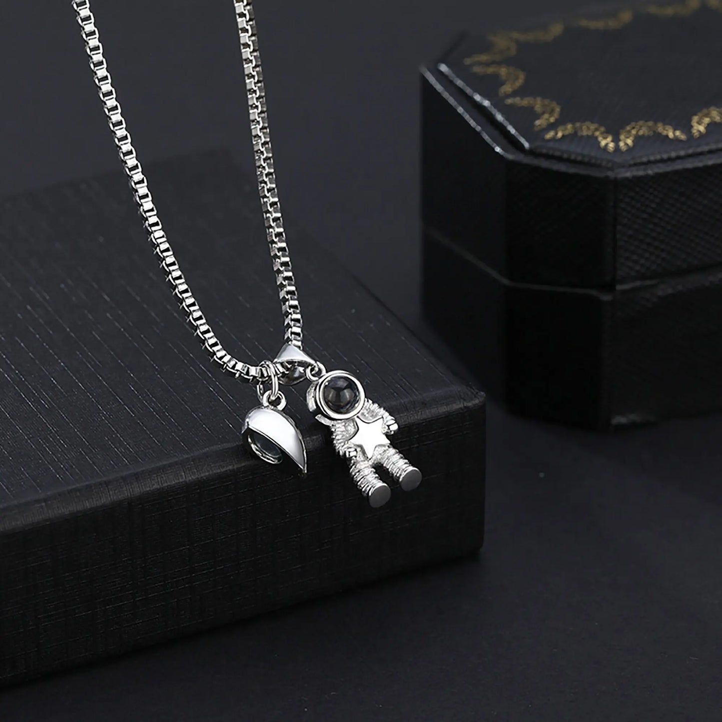 Customizable photo Creative Astronaut Pendant Couple Projection Necklace - Blade & Thread