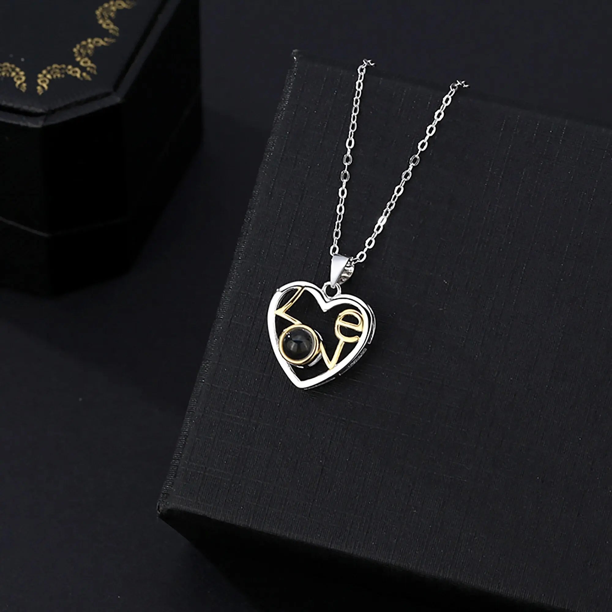 Customizable photo Necklace Round Heart Pendant Romantic Memory Projection Necklaces nowadaysfashion