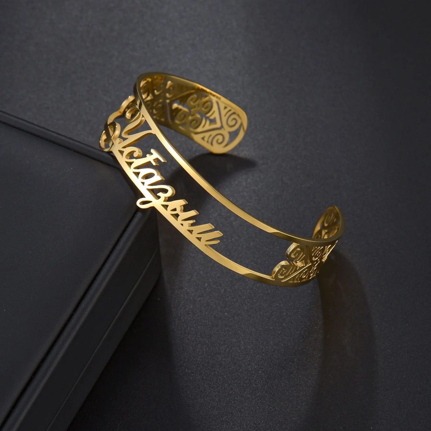 Customized Letter Name Bracelet Bangles for Women Men Chrismas Jewelry Gift - Blade & Thread