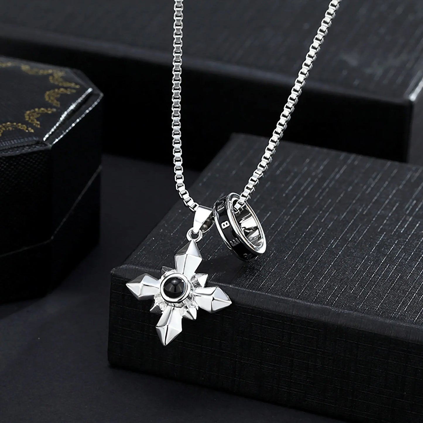 Customized photo ringProjection Necklace Pendant Jewelry For Lover Girlfriend - Blade & Thread