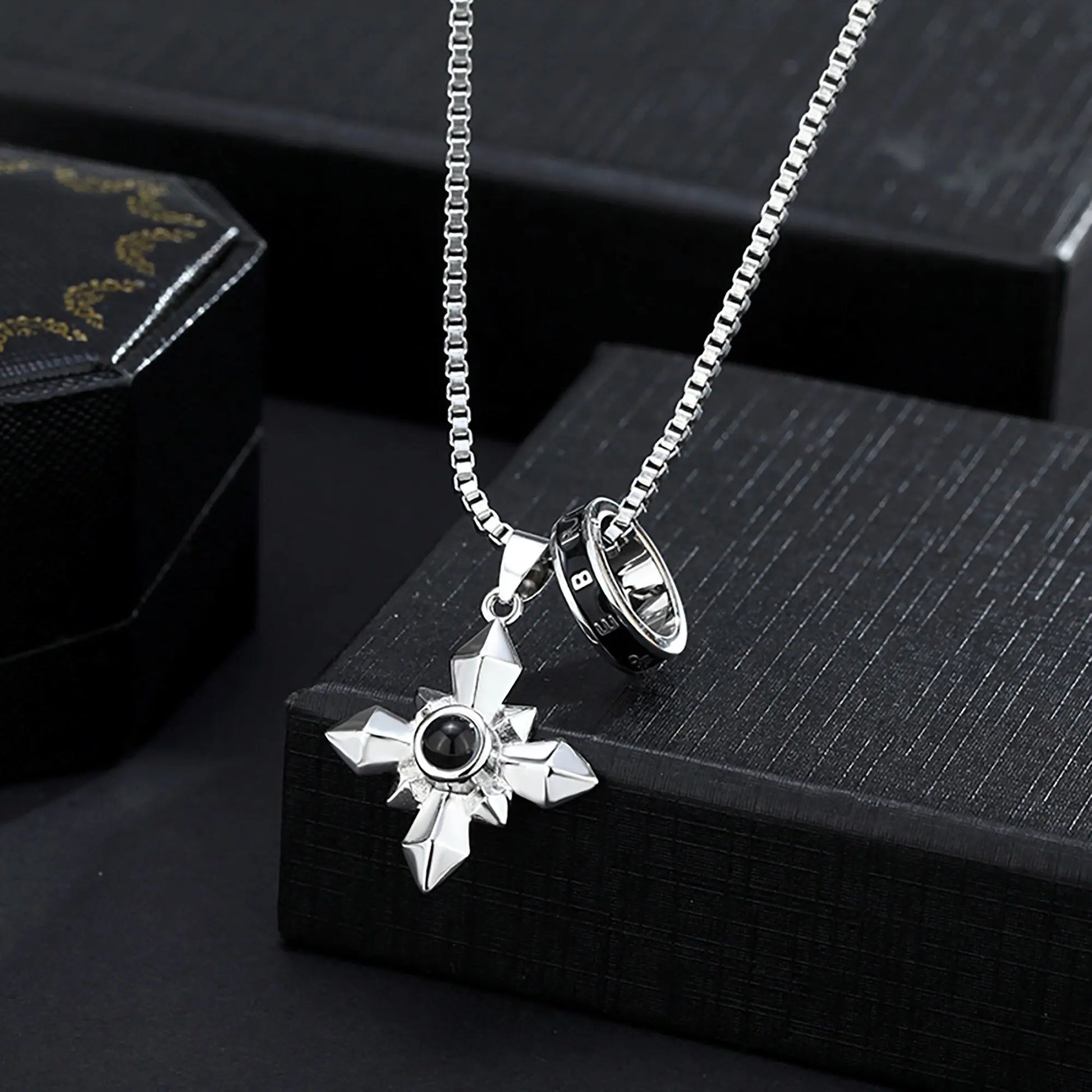 Customized photo ringProjection Necklace Pendant Jewelry For Lover Girlfriend - Blade & Thread