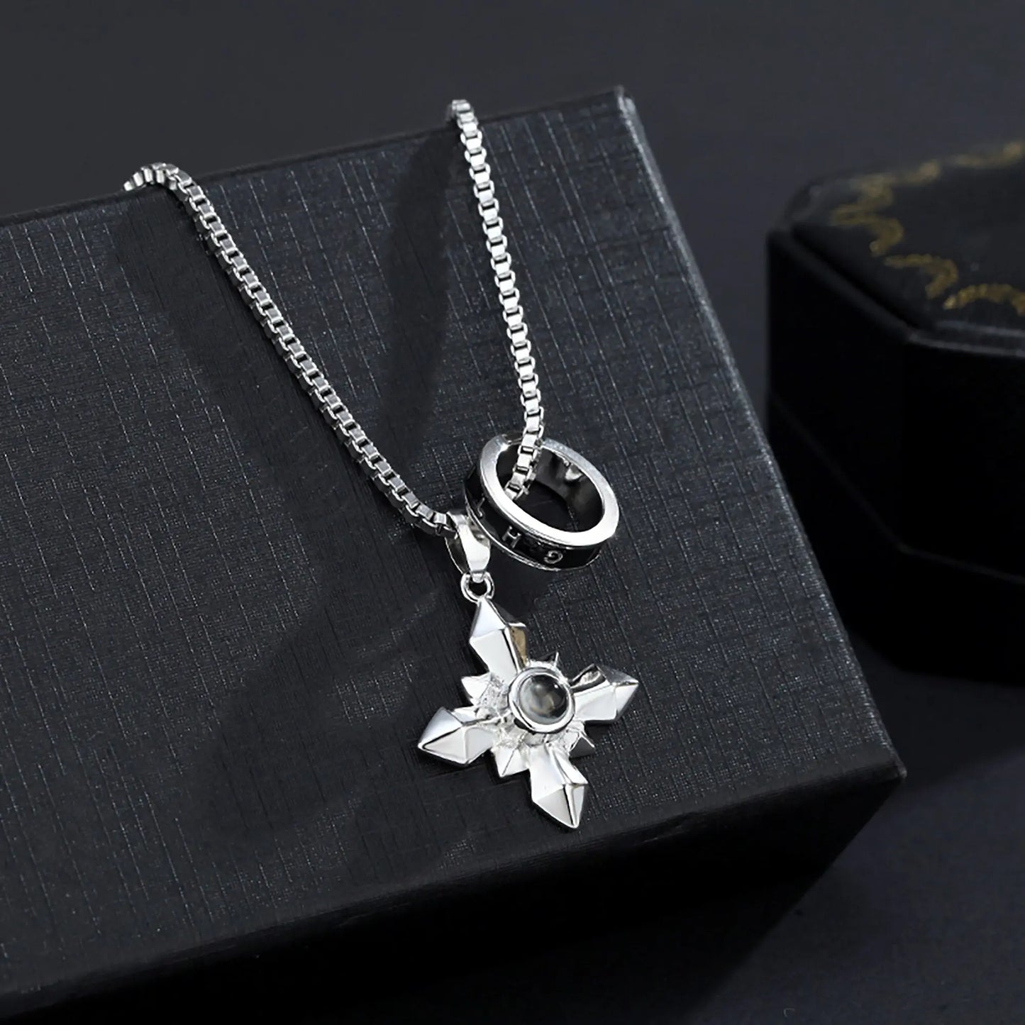 Customized photo ringProjection Necklace Pendant Jewelry For Lover Girlfriend - Blade & Thread
