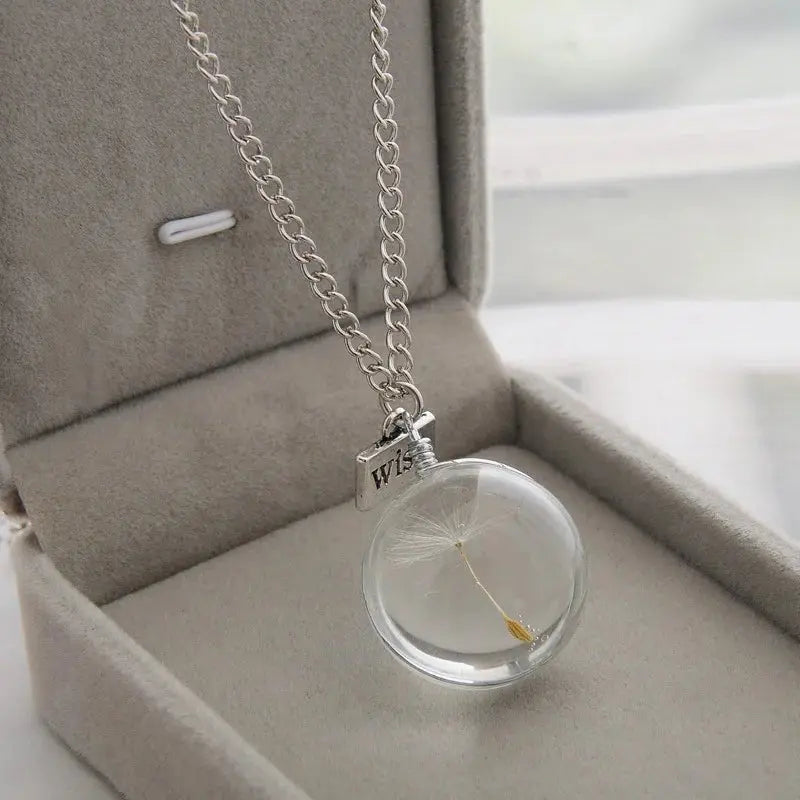 dandelion necklace - Blade & Thread