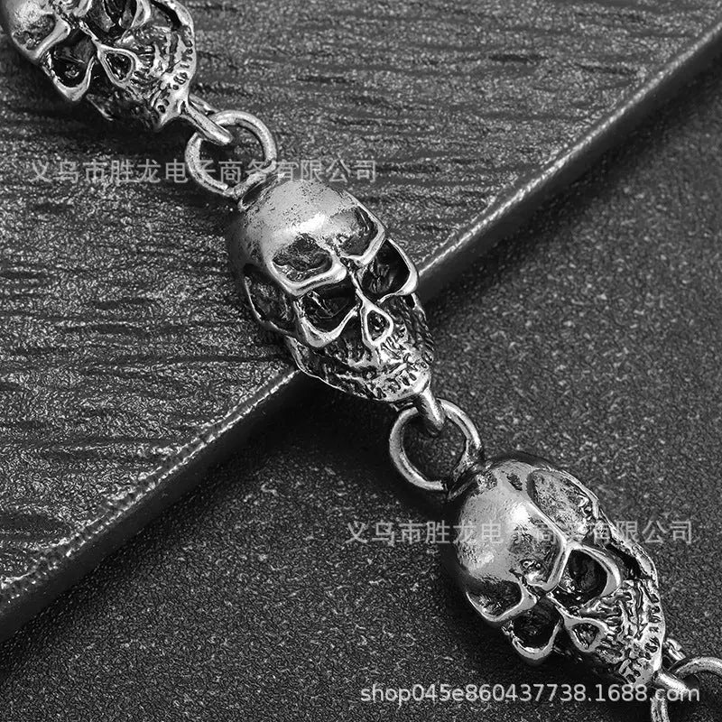 dark skull chain - Blade & Thread