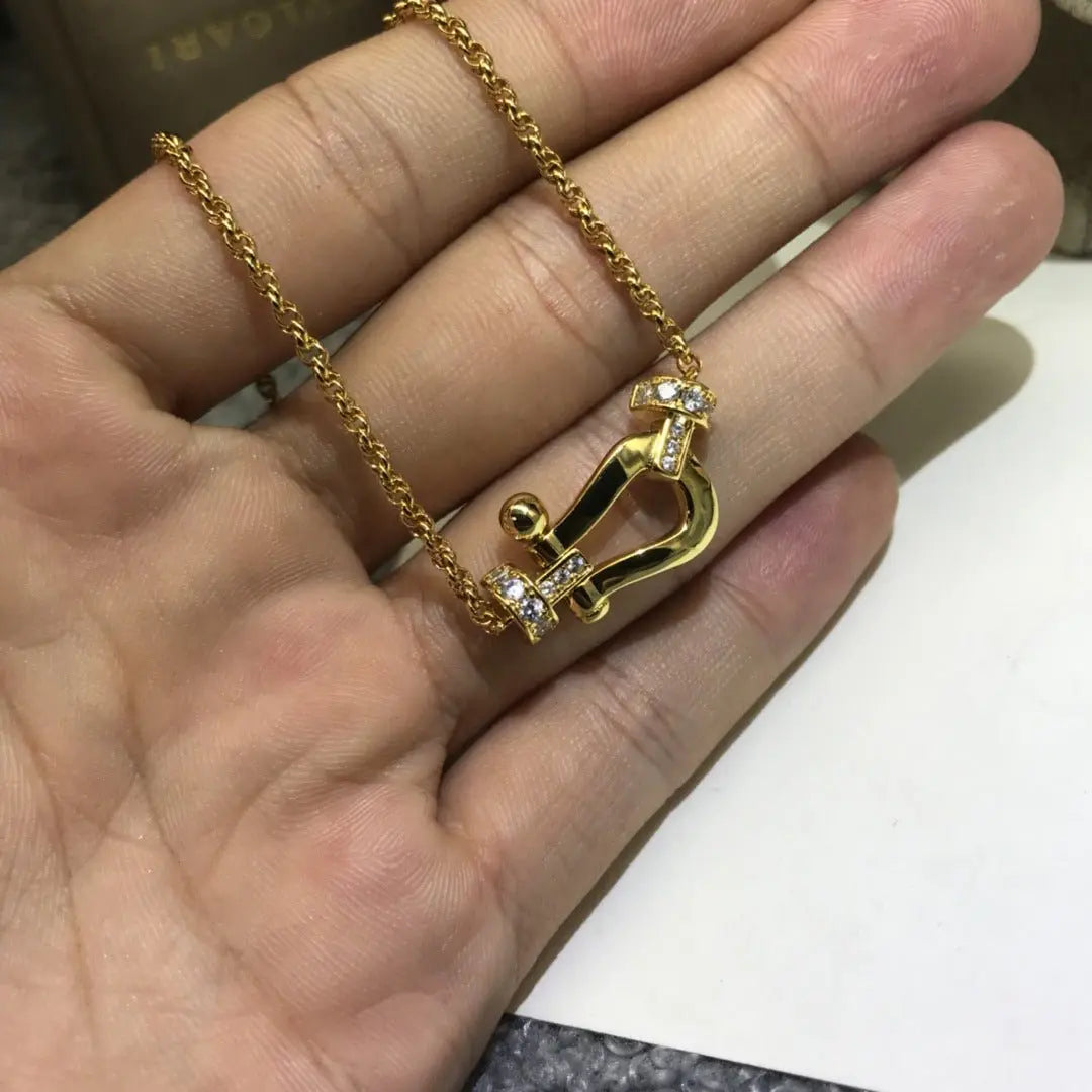 Diamond horseshoe necklace - Blade & Thread