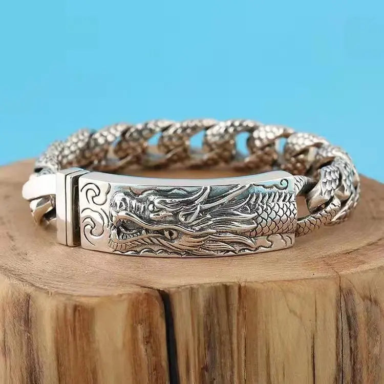 Domineering dragon pattern bracelet - Blade & Thread