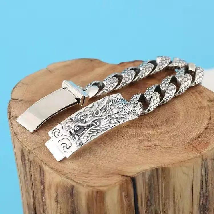 Domineering dragon pattern bracelet - Blade & Thread