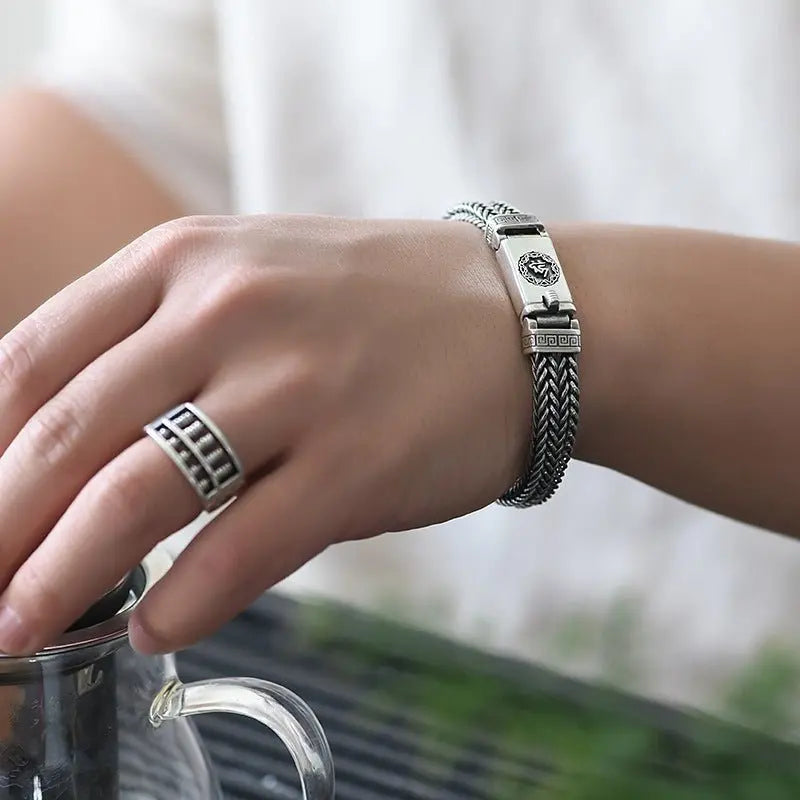 Domineering thick six-syllable mantra bracelet - Blade & Thread