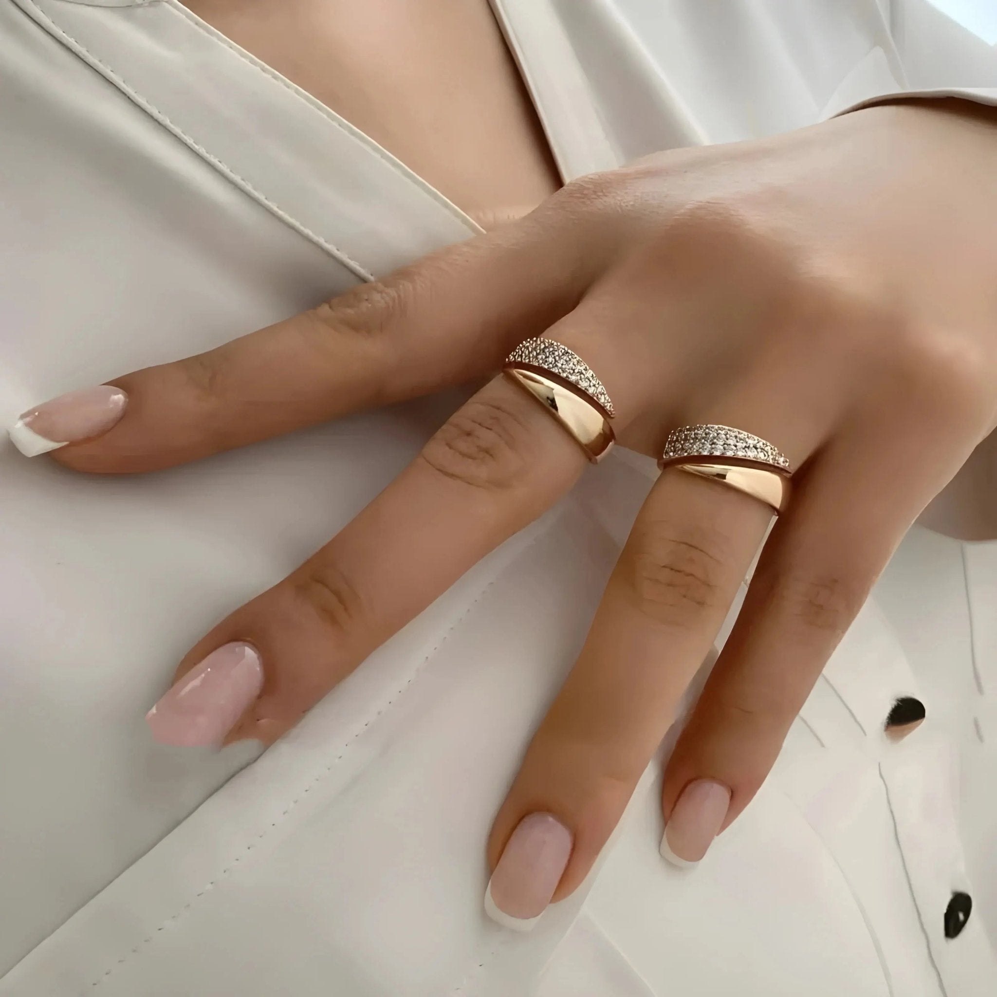 Elegant Adjustable Sparkle Ring - Blade & Thread
