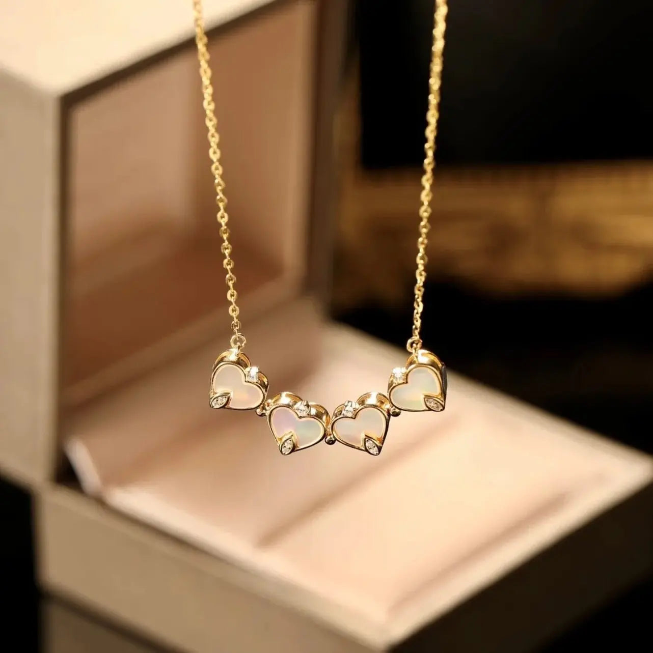 Fashion white mother-of-pearl folding four-leaf clover necklace - Blade & Thread