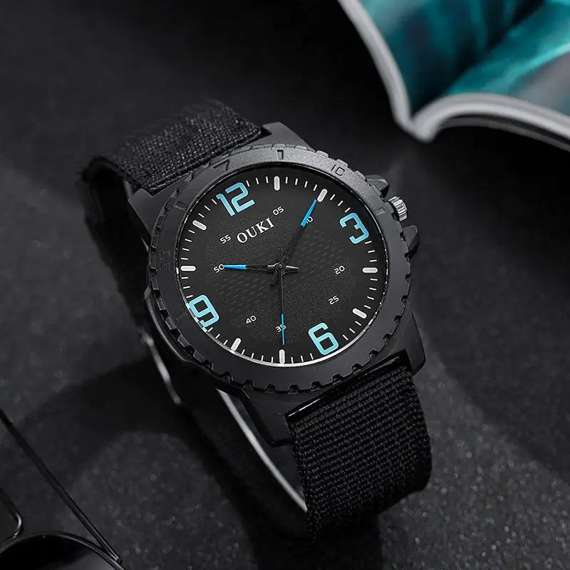 Fashionable digital men's watch, quartz watch - Blade & Thread