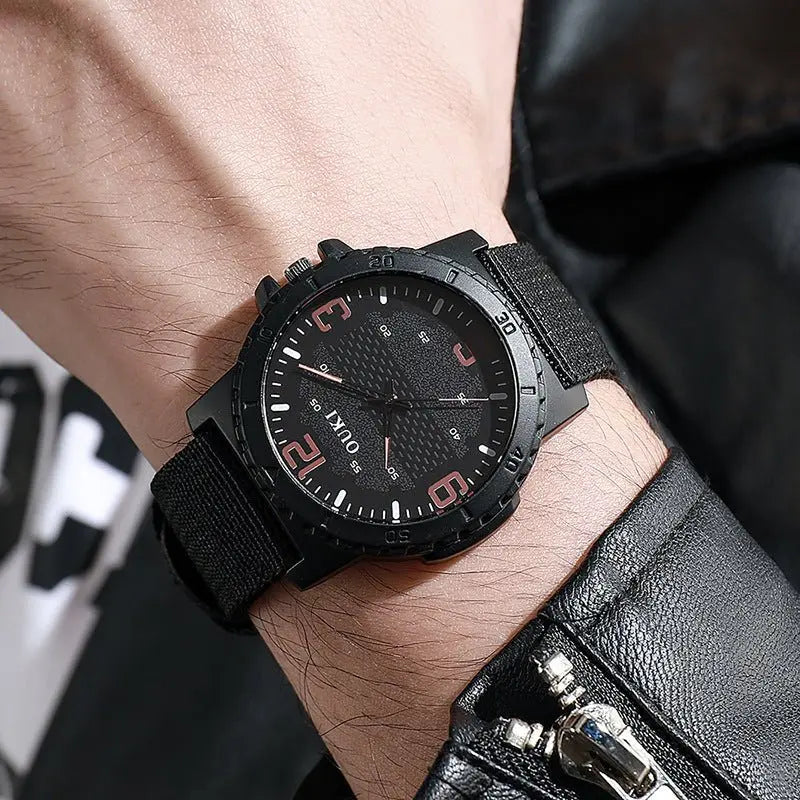 Fashionable digital men's watch, quartz watch - Blade & Thread