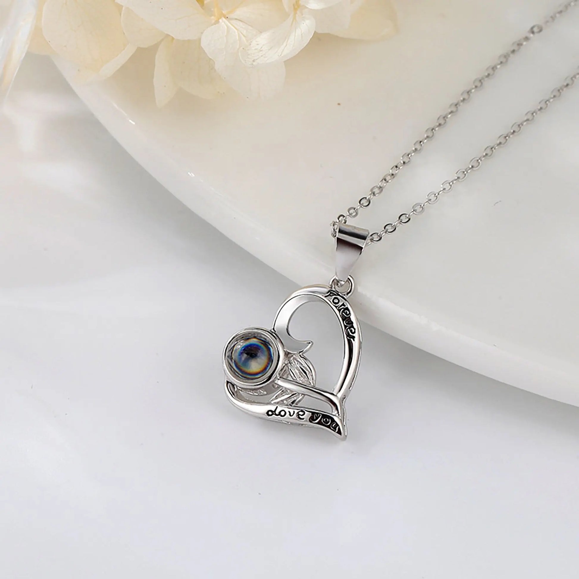 Flowers that can be customized for photos Projection Necklace Pendant Jewelry - Blade & Thread