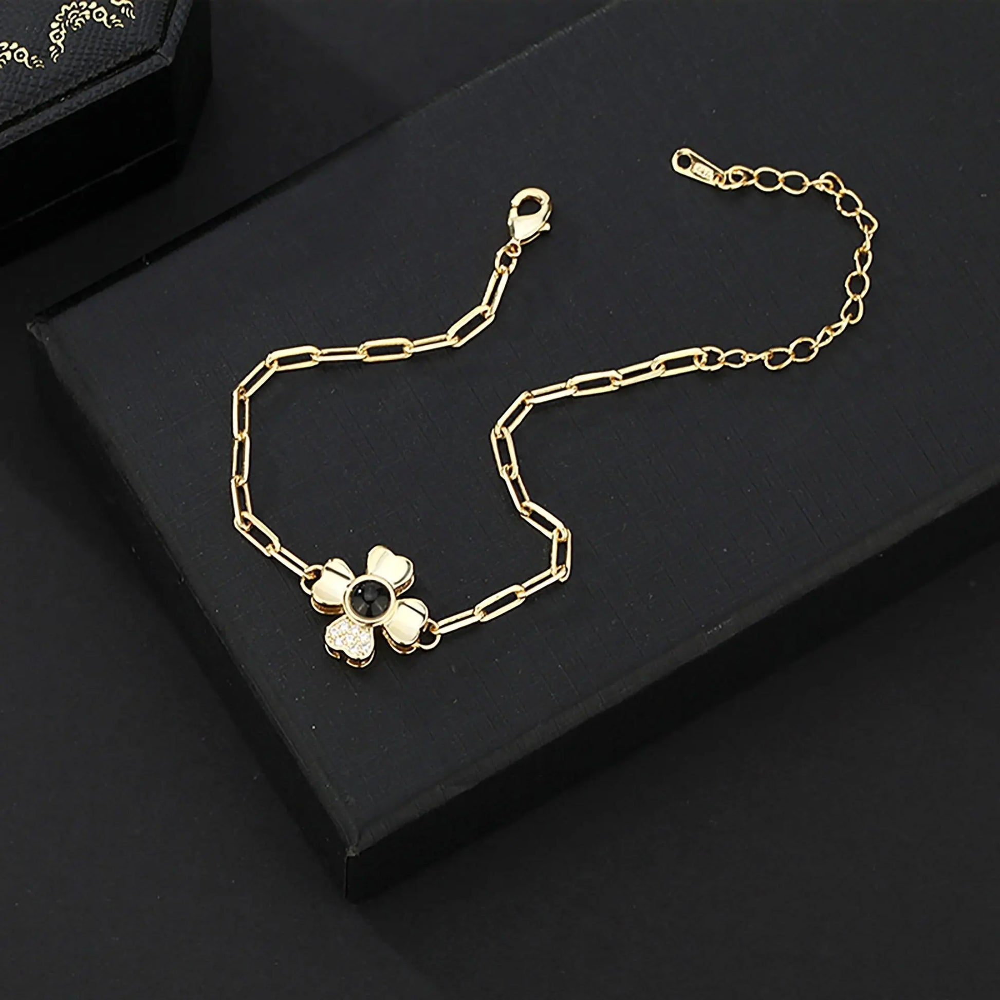Four leaf clover with customized photos Projection Bracelet Personality Jewelry - Blade & Thread