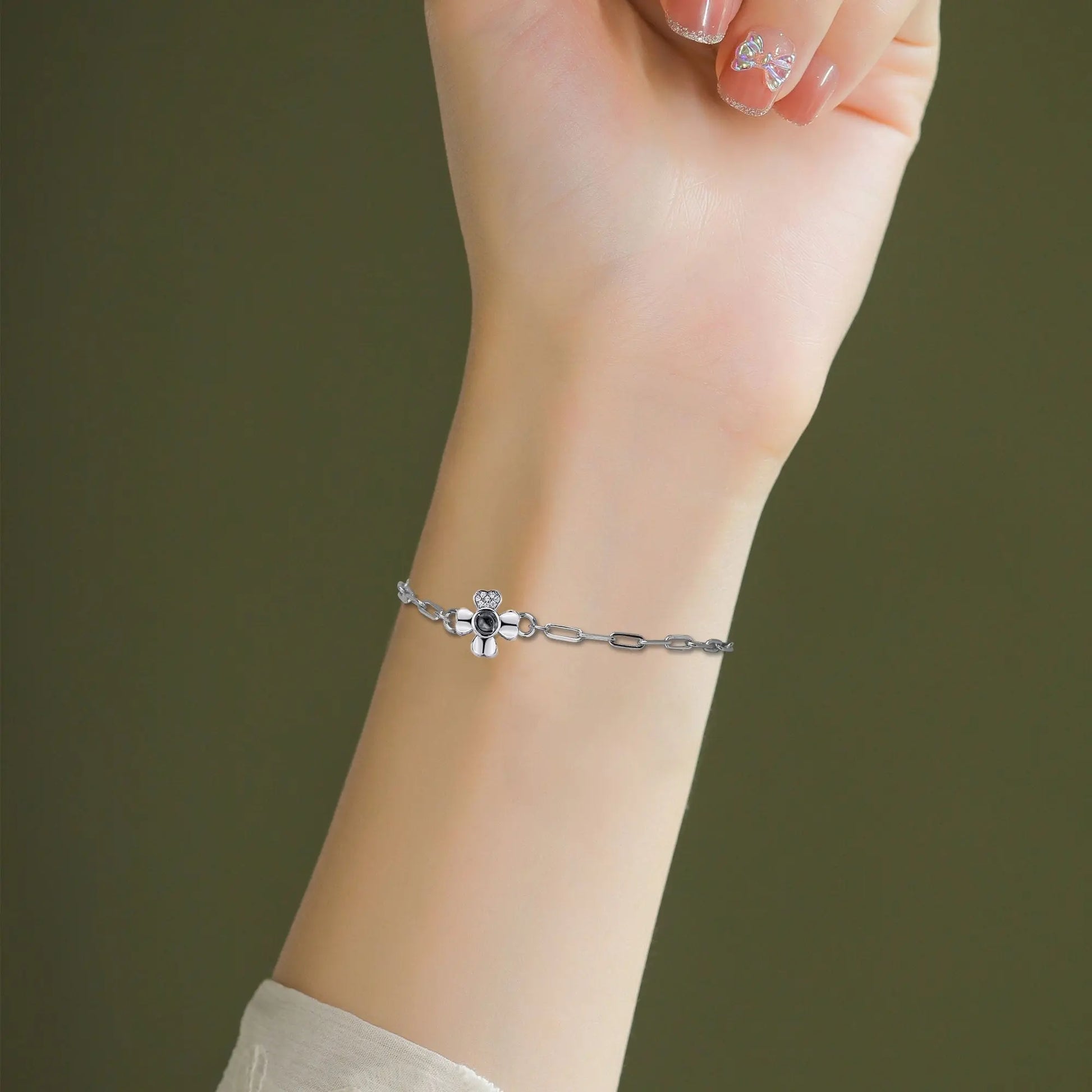 Four leaf clover with customized photos Projection Bracelet Personality Jewelry - Blade & Thread