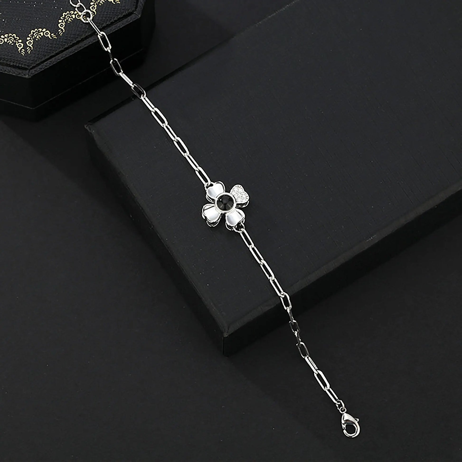 Four leaf clover with customized photos Projection Bracelet Personality Jewelry - Blade & Thread