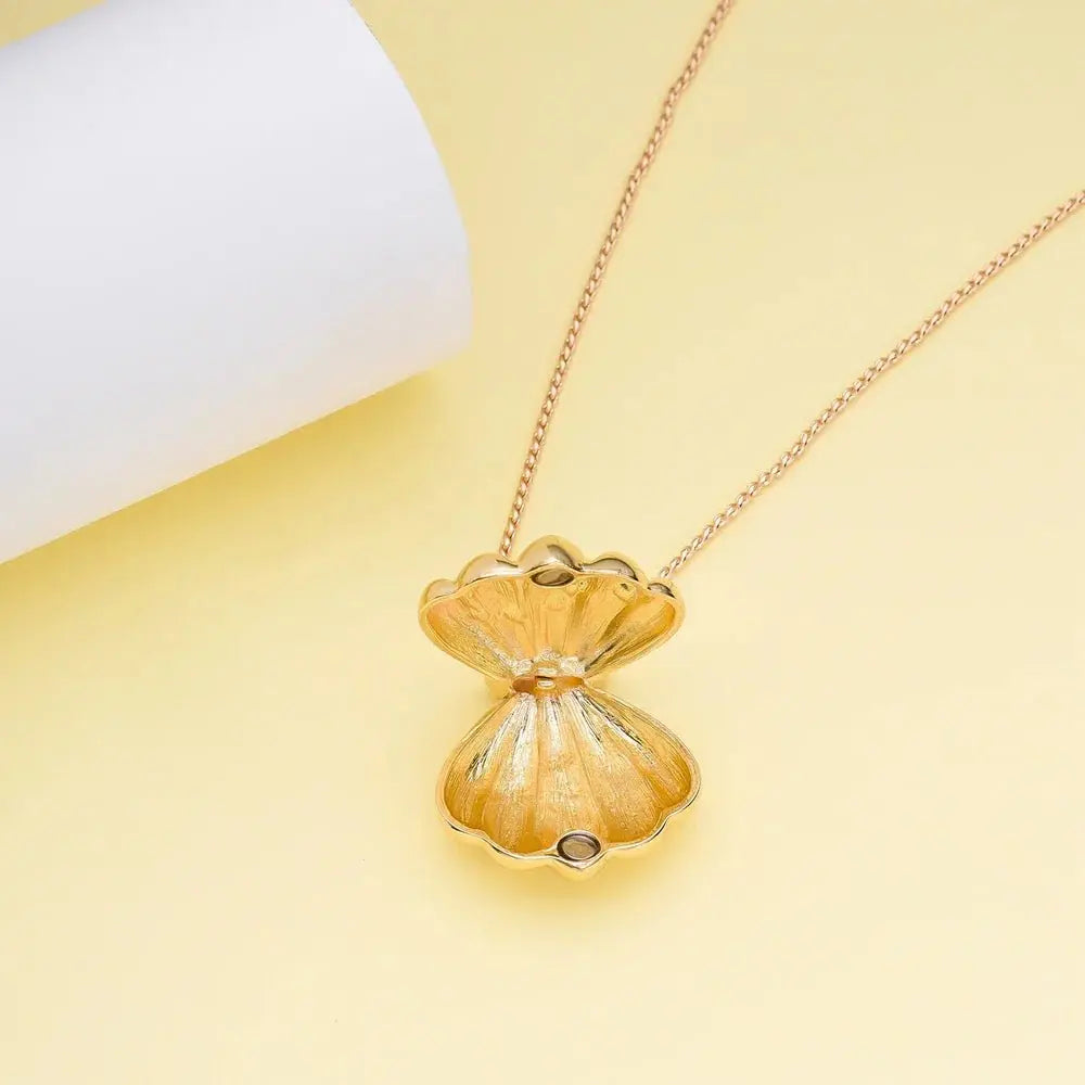 gold shell necklace Melody for Girl Women Daughter - Blade & Thread