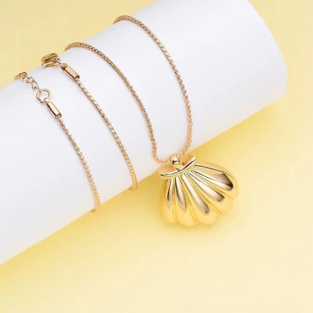 gold shell necklace Melody for Girl Women Daughter - Blade & Thread
