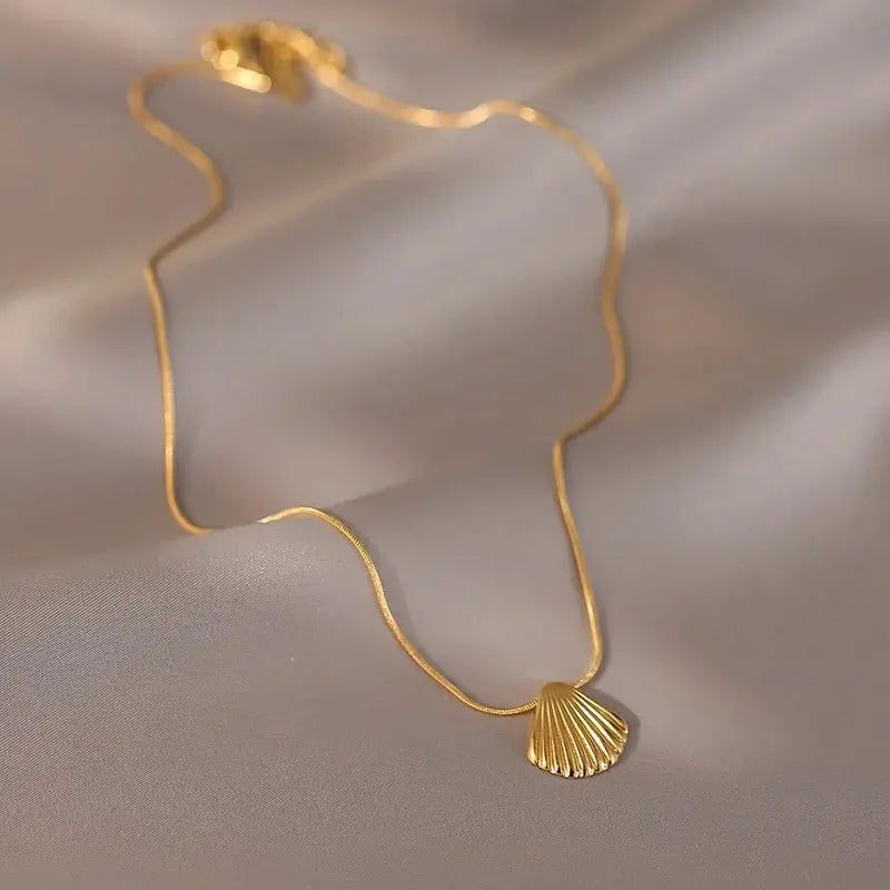gold shell necklace - Blade & Thread