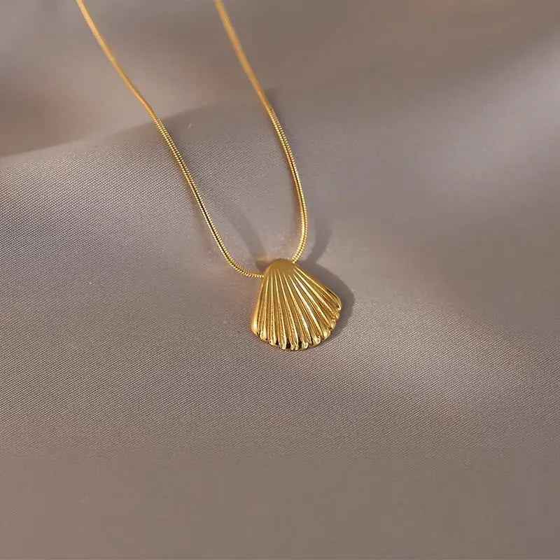 gold shell necklace - Blade & Thread