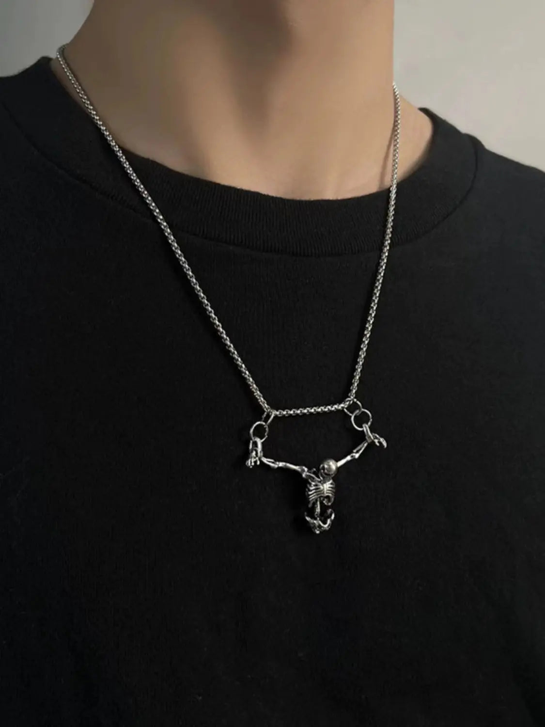 Halloween skull pendant - Blade & Thread
