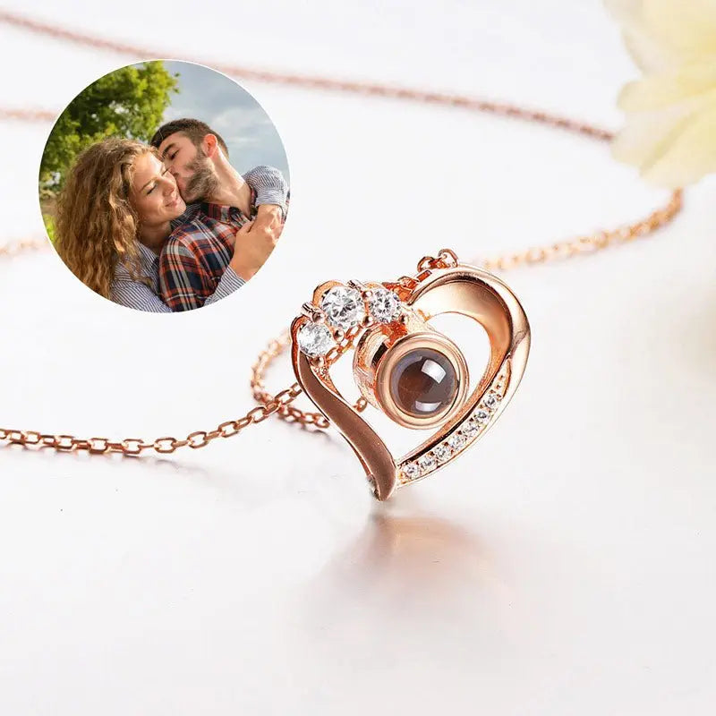 Heart Shaped Projection necklace nowadaysfashion