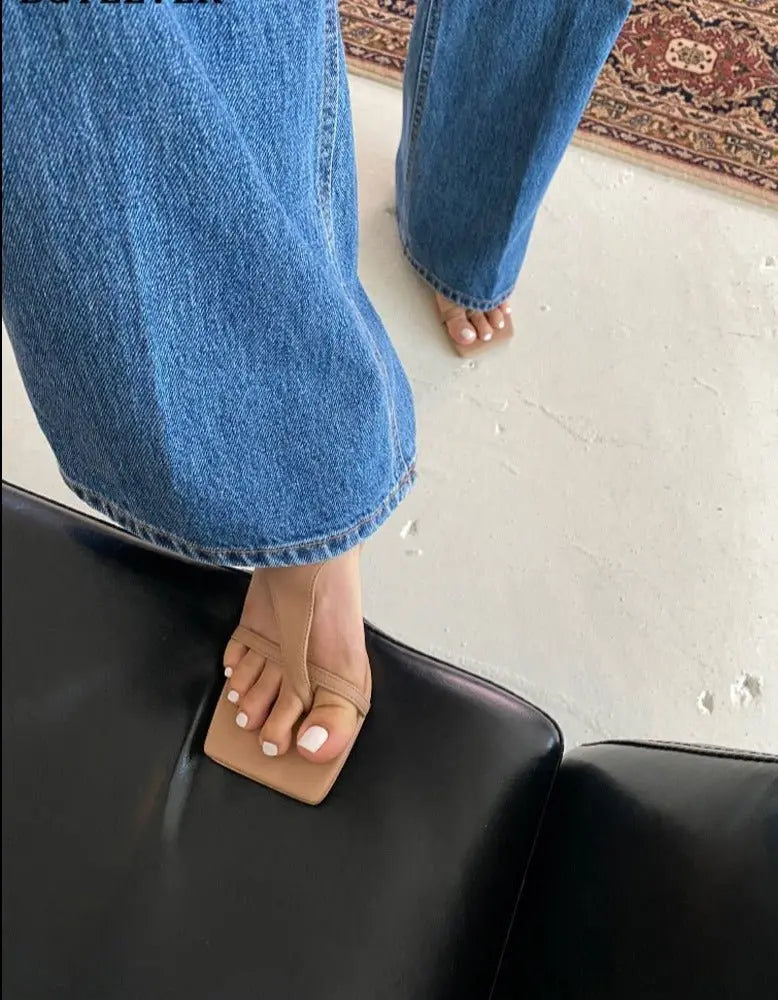High Waist Pockets Female Floor-length Wide Leg Denim Trousers - Blade & Thread