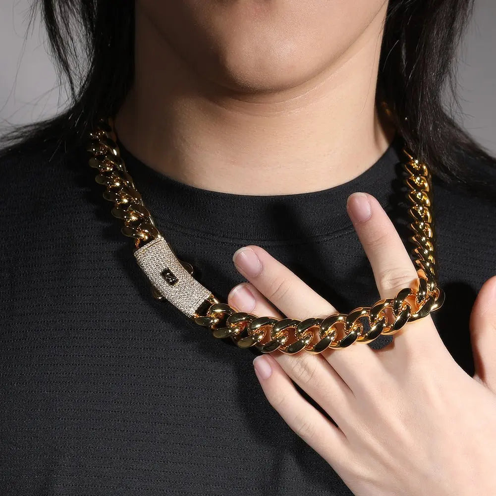 Hip-hop diamond-encrusted clasp smooth Cuban chain - Blade & Thread
