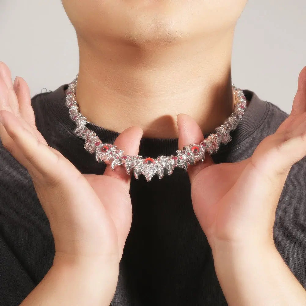 Hip-hop exaggerated spiky parasitic red-eyed thorn diamond-encrusted necklace - Blade & Thread