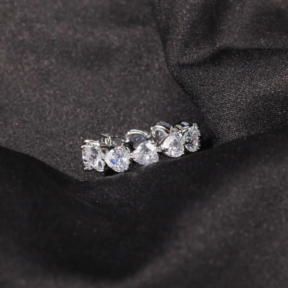 Hip-hop single-row heart-shaped zircon rings - Blade & Thread